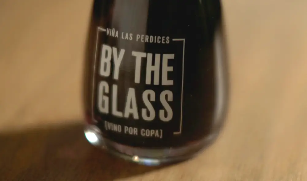 vino-servido-por-copa